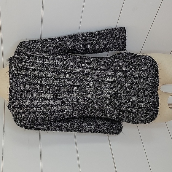 Notations medium petite black & white sweater - Picture 2 of 6